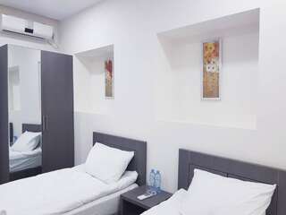 Отель Hotel Classic Тбилиси Двухместный номер с 1 кроватью или 2 отдельными кроватями-6